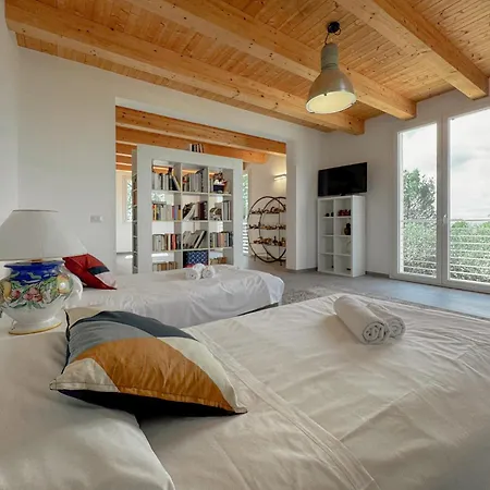 Villa Nature Retreat Spacious 5 Bedroom Modern With Private Park Potenza Picena
