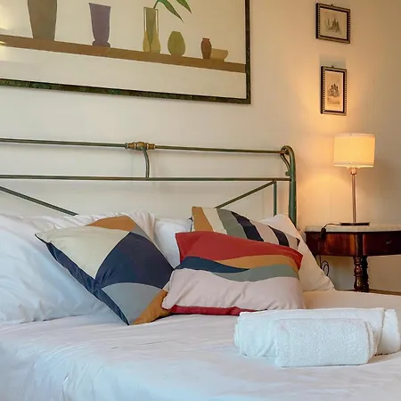 Nature Retreat Spacious 5 Bedroom Modern With Private Park *