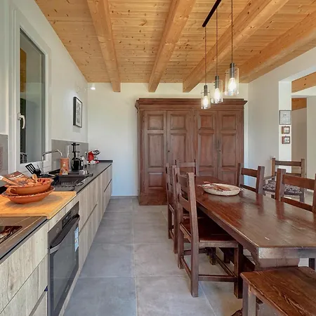 Nature Retreat Spacious 5 Bedroom Modern With Private Park Potenza Picena