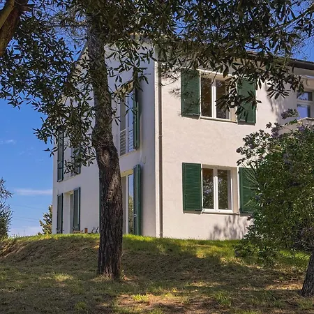 Villa Nature Retreat Spacious 5 Bedroom Modern With Private Park
