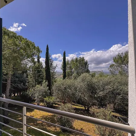 Nature Retreat Spacious 5 Bedroom Modern With Private Park *