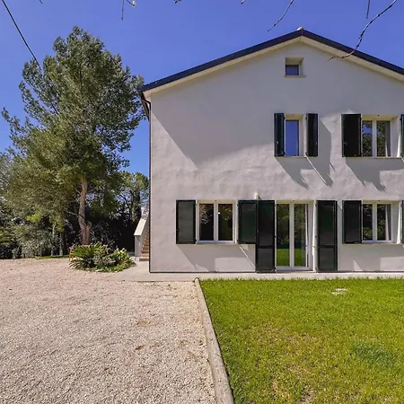 Villa Nature Retreat Spacious 5 Bedroom Modern With Private Park