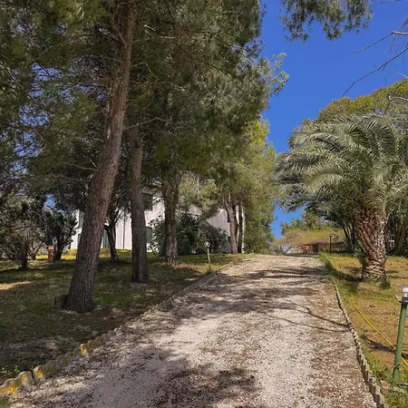 Nature Retreat Spacious 5 Bedroom Modern With Private Park Villa *