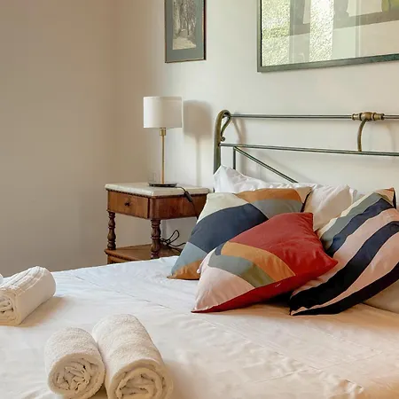 Nature Retreat Spacious 5 Bedroom Modern With Private Park Villa *