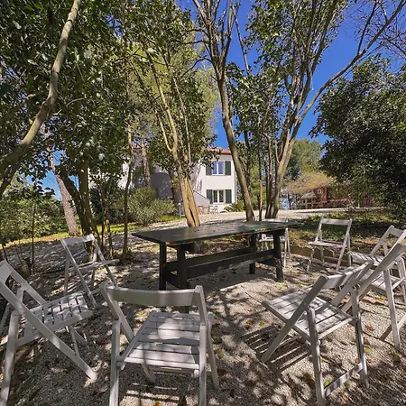 Nature Retreat Spacious 5 Bedroom Modern With Private Park