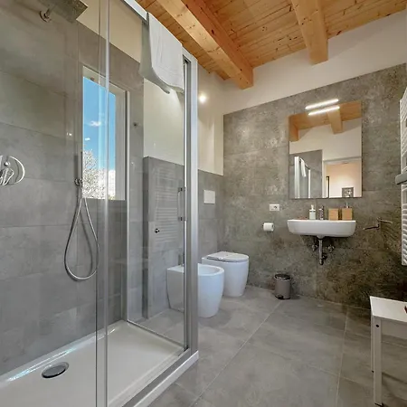 Villa Nature Retreat Spacious 5 Bedroom Modern With Private Park