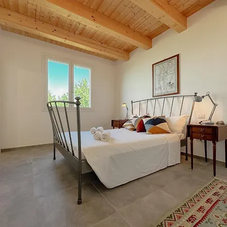 Nature Retreat Spacious 5 Bedroom Modern With Private Park