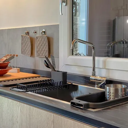 Nature Retreat Spacious 5 Bedroom Modern With Private Park