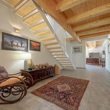 Villa Nature Retreat Spacious 5 Bedroom Modern With Private Park