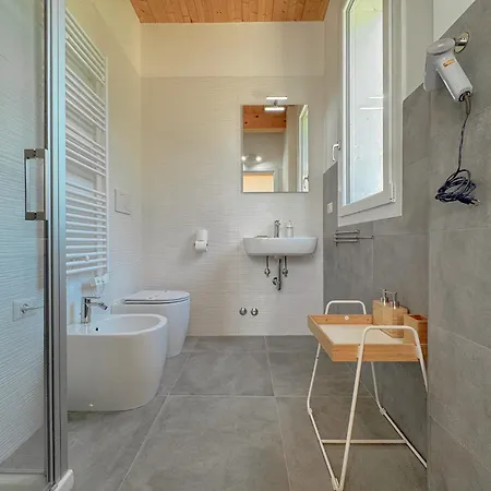 Nature Retreat Spacious 5 Bedroom Modern With Private Park Villa *