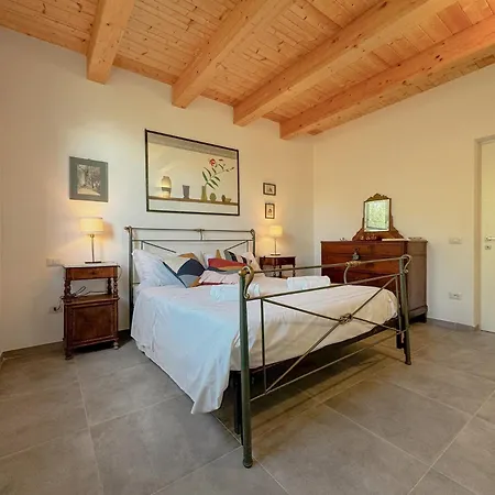 Villa Nature Retreat Spacious 5 Bedroom Modern With Private Park Potenza Picena
