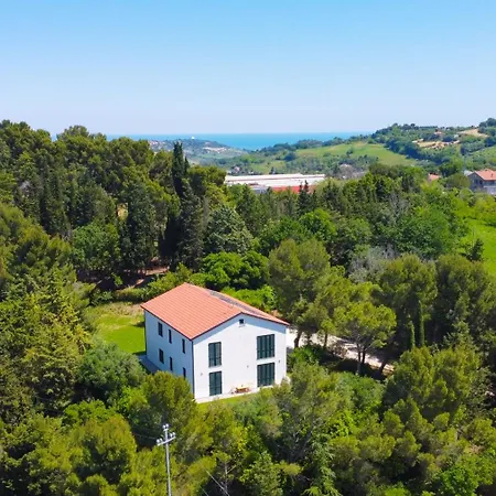 Villa Nature Retreat Spacious 5 Bedroom Modern With Private Park Potenza Picena