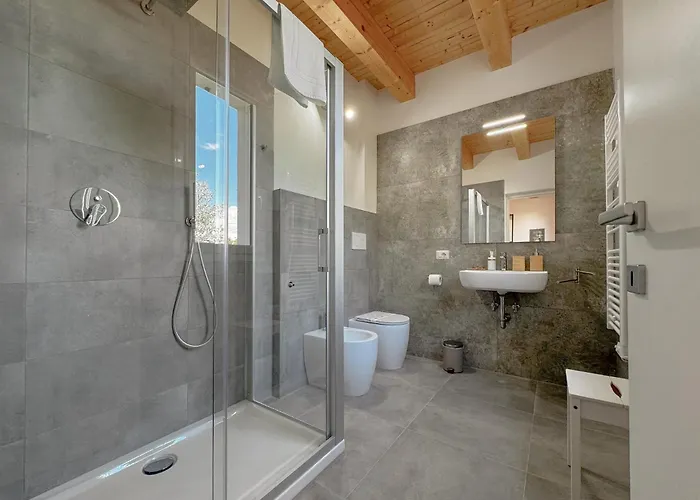 Villa Nature Retreat - 5 Bedroom With Park By Host Hero