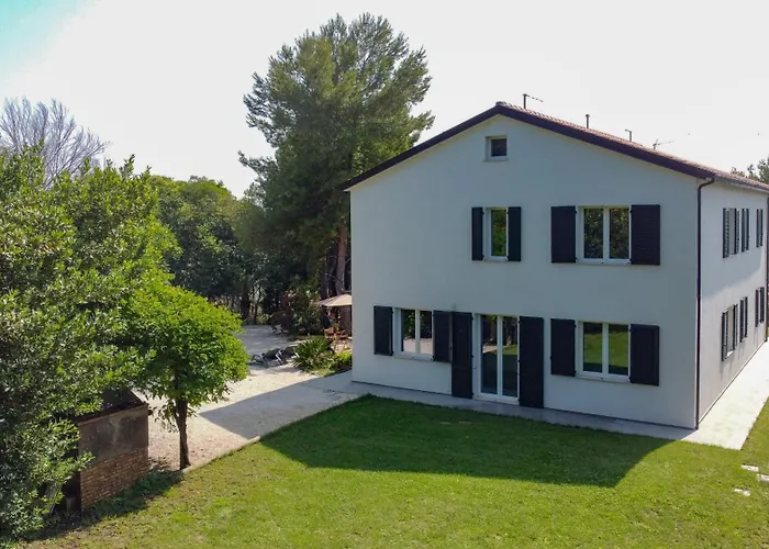 Nature Retreat - 5 Bedroom With Park By Host Hero Potenza Picena