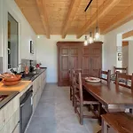 Nature Retreat - 5 Bedroom With Park By Host Hero Potenza Picena