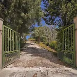 Villa Nature Retreat - 5 Bedroom With Park By Host Hero