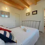 Nature Retreat - 5 Bedroom With Park By Host Hero Villa *