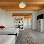 Nature Retreat - 5 Bedroom With Park By Host Hero