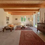 Nature Retreat - 5 Bedroom With Park By Host Hero Villa