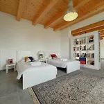 Nature Retreat - 5 Bedroom With Park By Host Hero