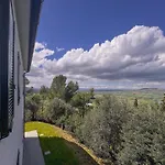 Nature Retreat - 5 Bedroom With Park By Host Hero Villa *