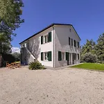 Nature Retreat - 5 Bedroom With Park By Host Hero
