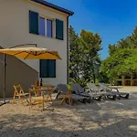 Nature Retreat - 5 Bedroom With Park By Host Hero