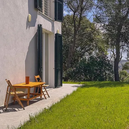 Villa Spacious & Modern With Park By Host Hero *