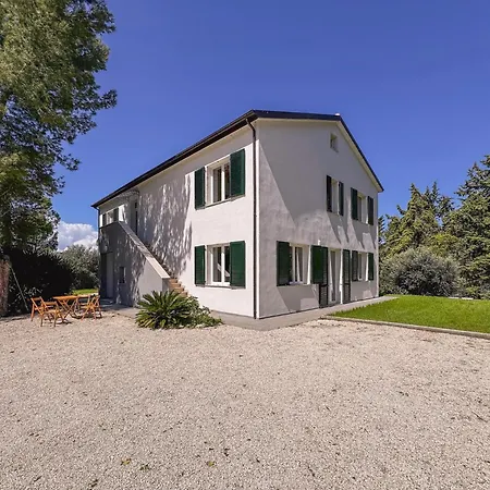 Nature Retreat Spacious 5 Bedroom Modern With Private Park