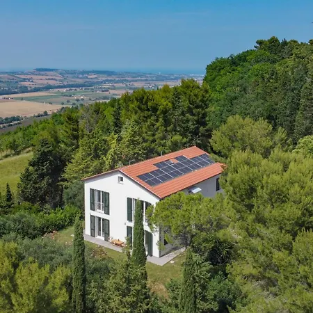 Nature Retreat Spacious 5 Bedroom Modern With Private Park Villa