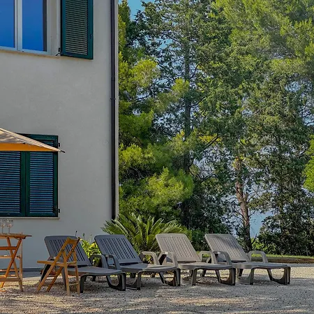 Spacious & Modern With Park By Host Hero Villa