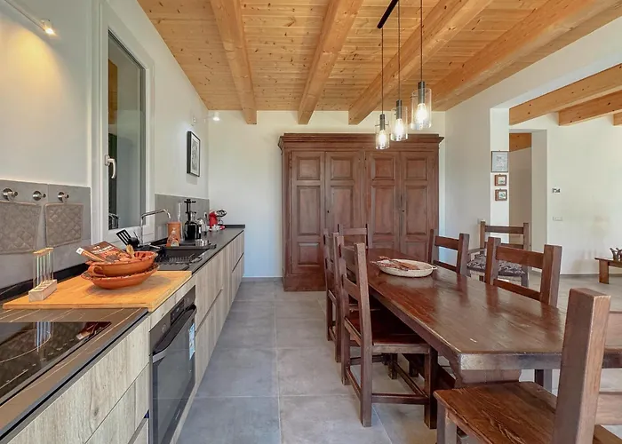 Nature Retreat - 5 Bedroom With Park By Host Hero Potenza Picena