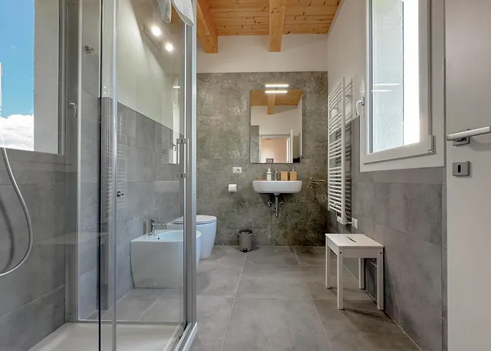 Nature Retreat - 5 Bedroom With Park By Host Hero Potenza Picena