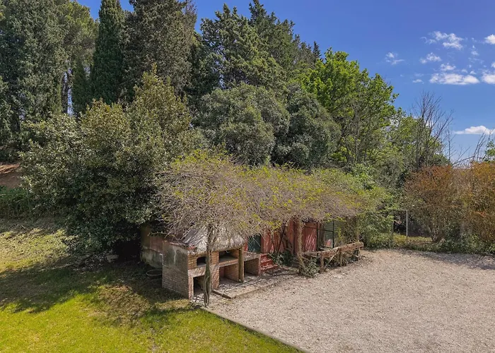 Villa Nature Retreat - 5 Bedroom With Park By Host Hero Potenza Picena