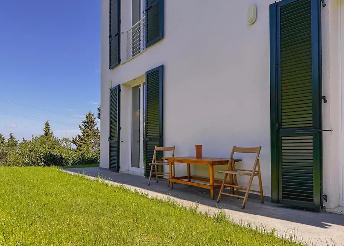 Nature Retreat - 5 Bedroom With Park By Host Hero Potenza Picena