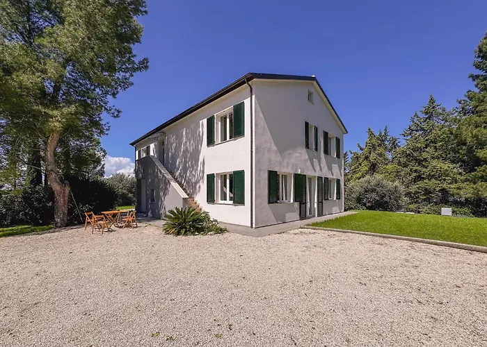 Nature Retreat - 5 Bedroom With Park By Host Hero